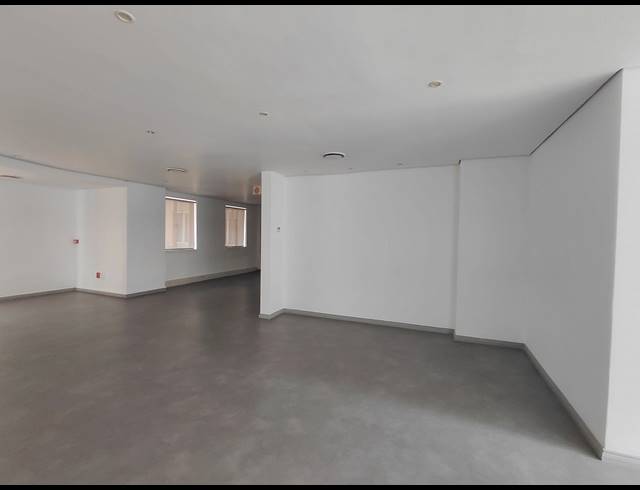 2,415M² OFFICE FOR SALE IN BRYANSTON